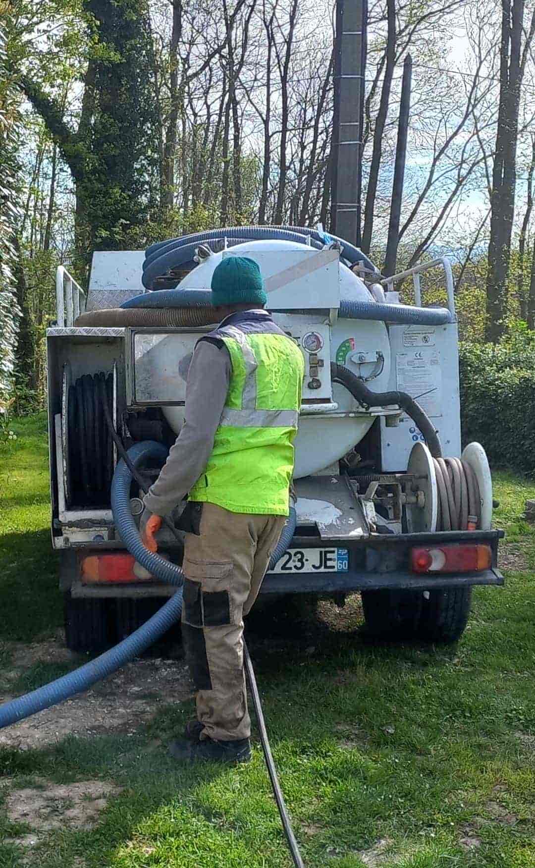 Image intervention débouchage canalisation camion hydrocureur Image intervention débouchage canalisation camion hydrocureur